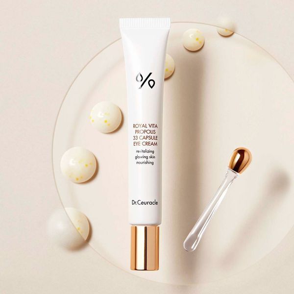 Крем для шкіри навколо очей з екстрактом прополісу Dr.Ceuracle Royal Vita Propolis 33 Capsule Eye Cream Ceuracle00021 фото
